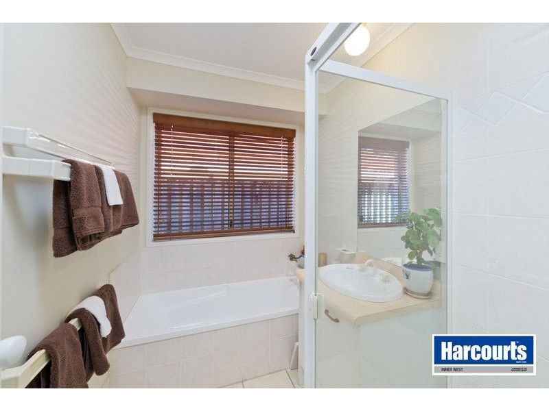 35 Montrose Place, The Gap QLD 4061