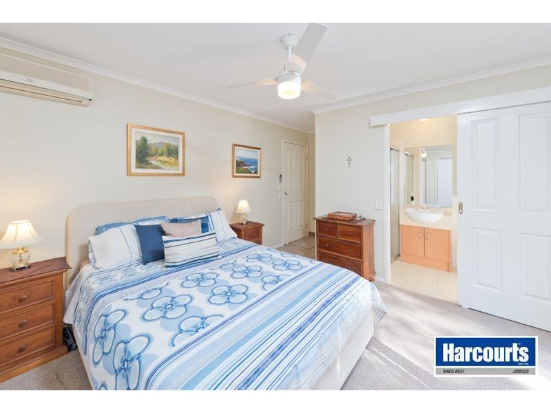 35 Montrose Place, The Gap QLD 4061