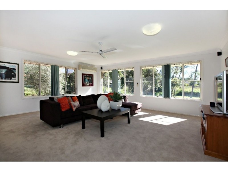 33 Parkside Crescent, The Gap QLD 4061
