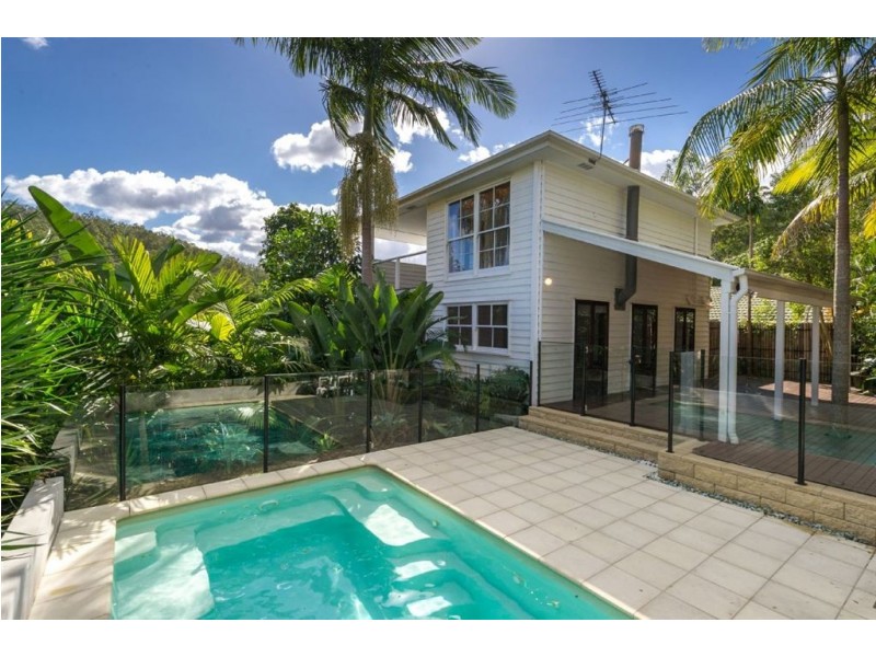 13 Chicester Street, The Gap QLD 4061