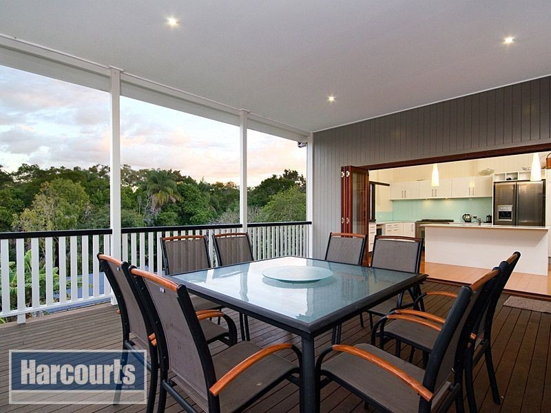 92 Bowman Parade, Bardon QLD 4065