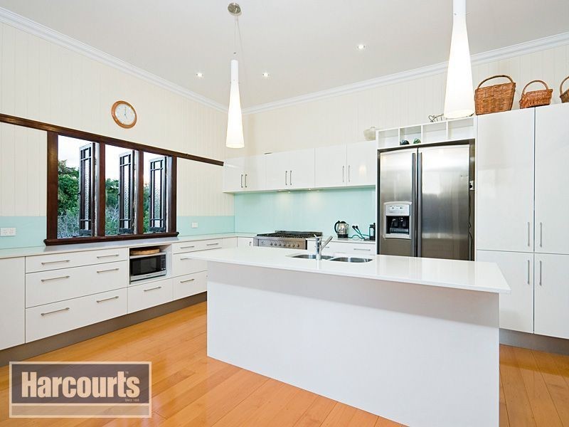 92 Bowman Parade, Bardon QLD 4065