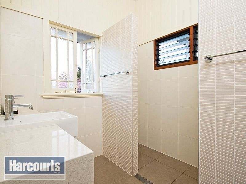 92 Bowman Parade, Bardon QLD 4065