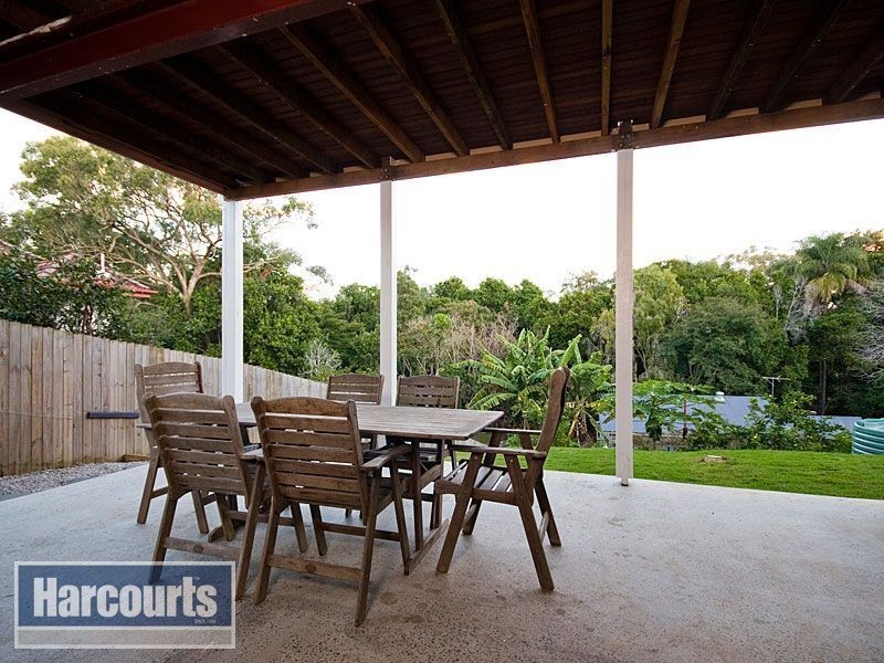 92 Bowman Parade, Bardon QLD 4065