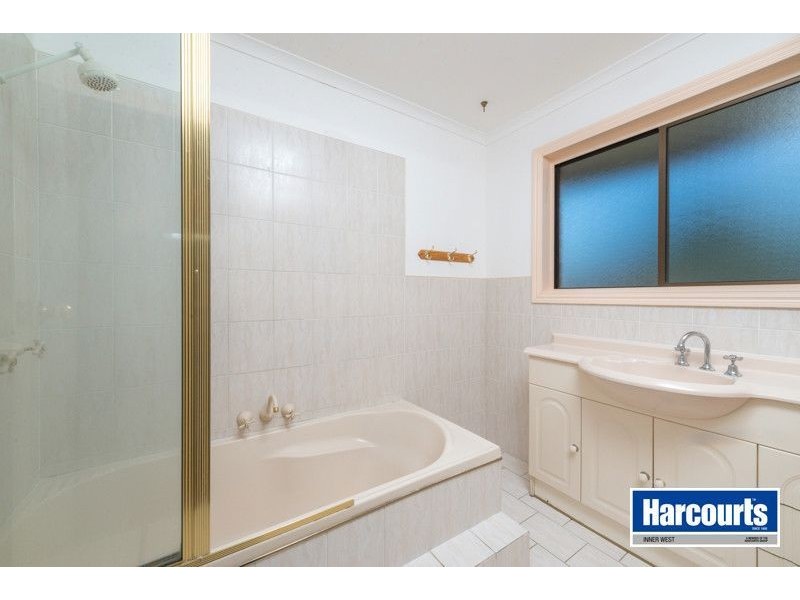 9 Grimsby Street, The Gap QLD 4061