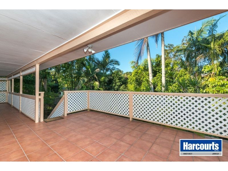 9 Grimsby Street, The Gap QLD 4061