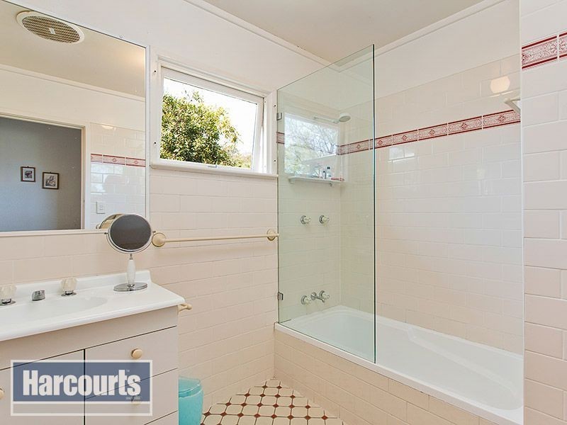 7 Kilmaine Street, The Gap QLD 4061