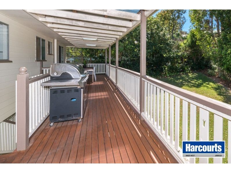 33 Woorama Road, The Gap QLD 4061