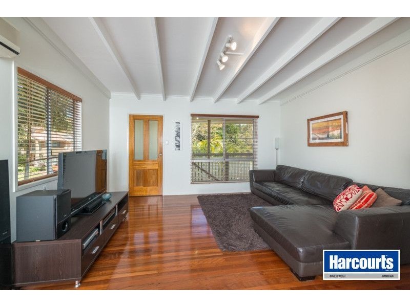 33 Woorama Road, The Gap QLD 4061