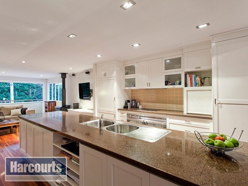 40 Barnett Road, Bardon QLD 4065