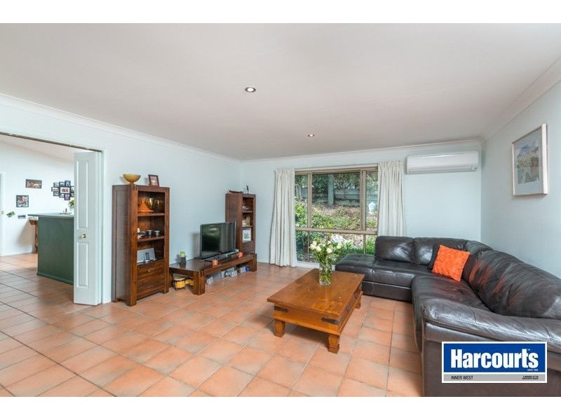 2 Phoenix Close, The Gap QLD 4061