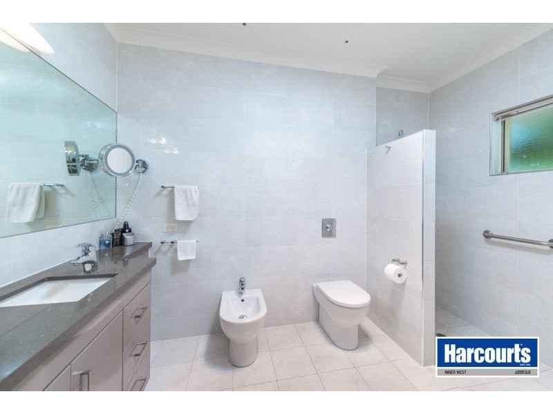 4 Nunkeri Place, The Gap QLD 4061