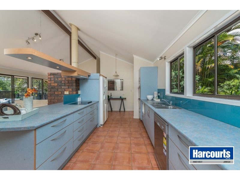 22 Ennever Street, Bardon QLD 4065