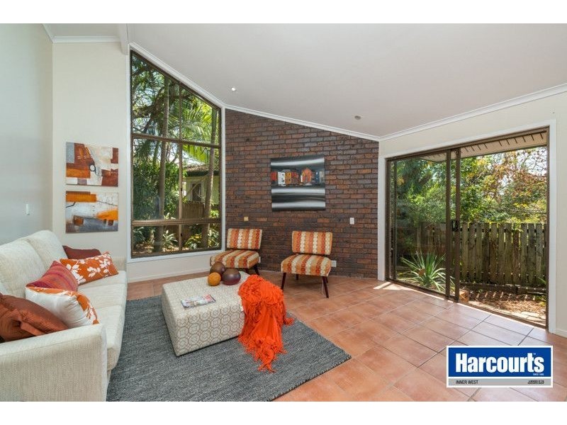 22 Ennever Street, Bardon QLD 4065