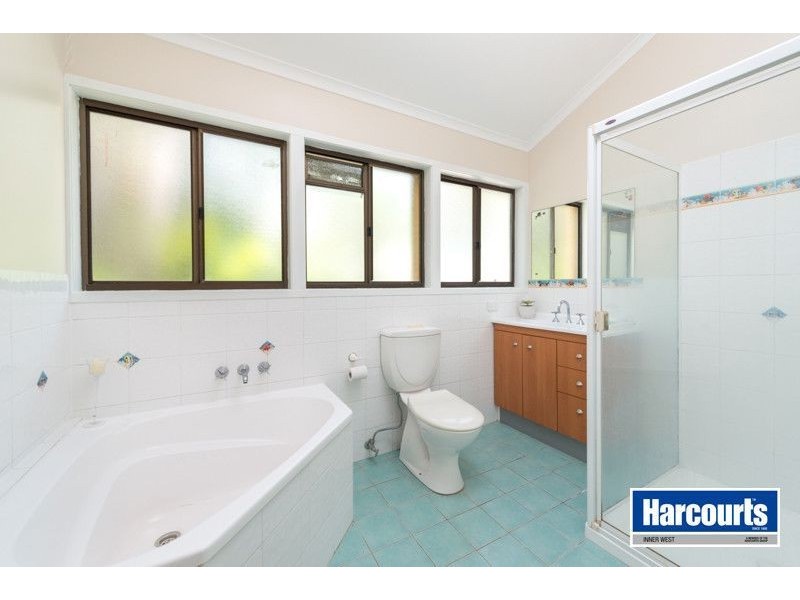 22 Ennever Street, Bardon QLD 4065