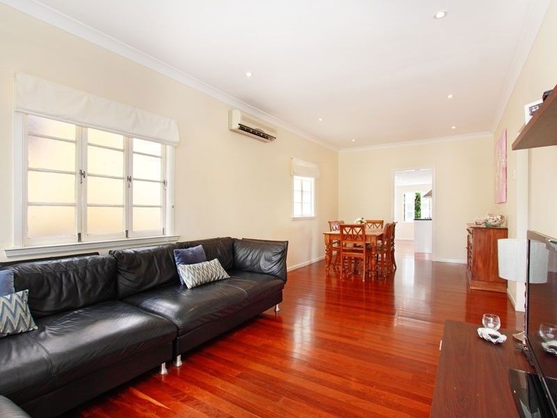 40 Dovedale Crescent, Ashgrove QLD 4060