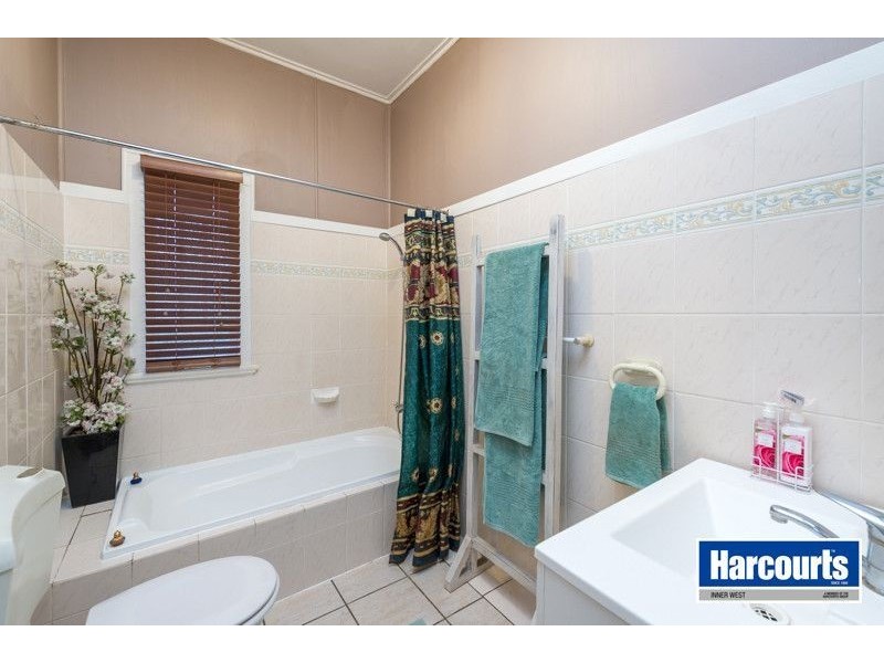 356 Waterworks Rd, Ashgrove QLD 4060