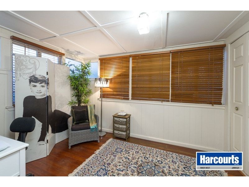 356 Waterworks Rd, Ashgrove QLD 4060