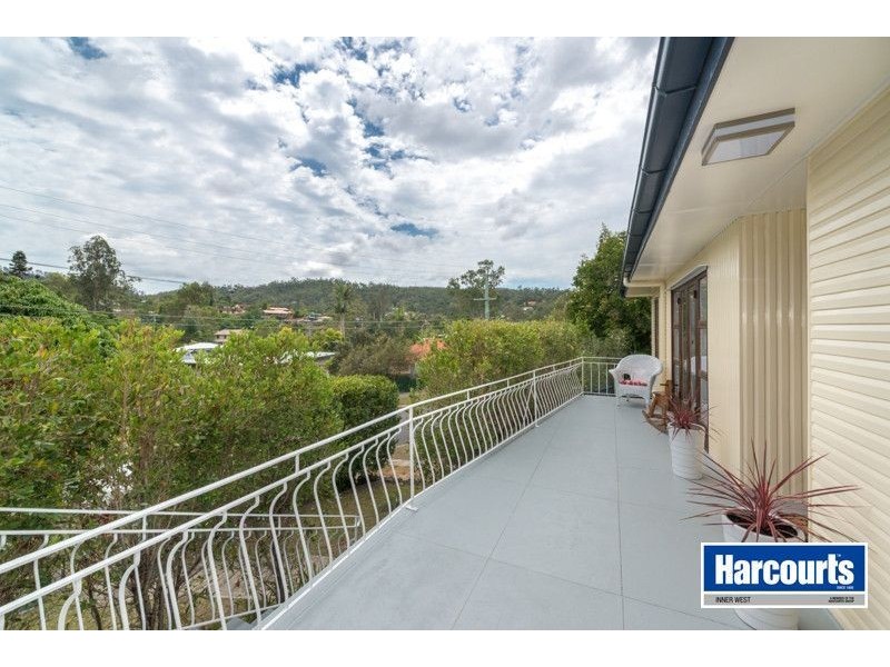 8 Bromwich Street, The Gap QLD 4061