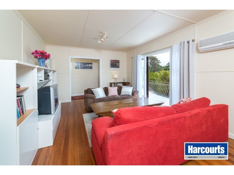 8 Bromwich Street, The Gap QLD 4061
