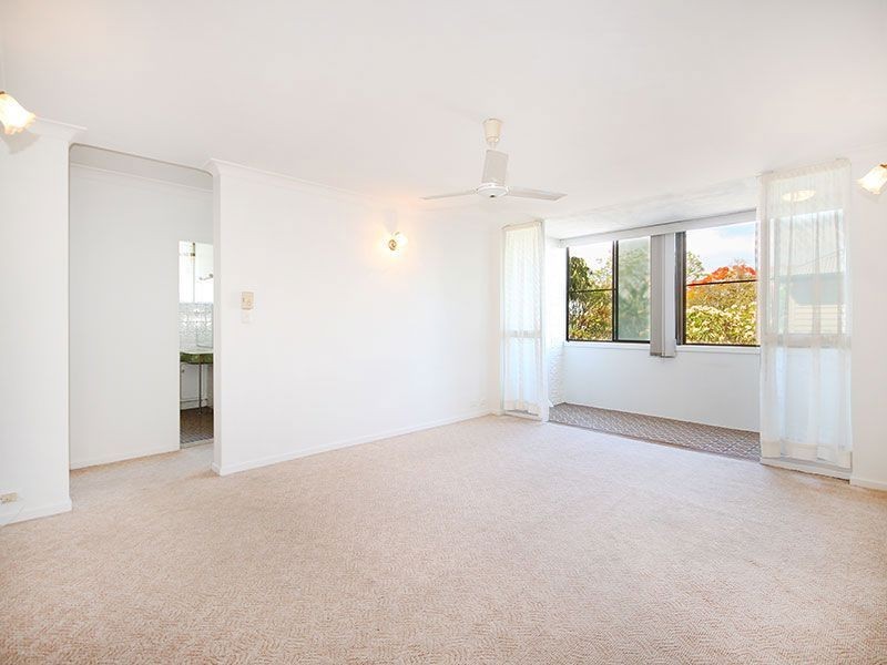 2/12 Hanworth Street, East Brisbane QLD 4169