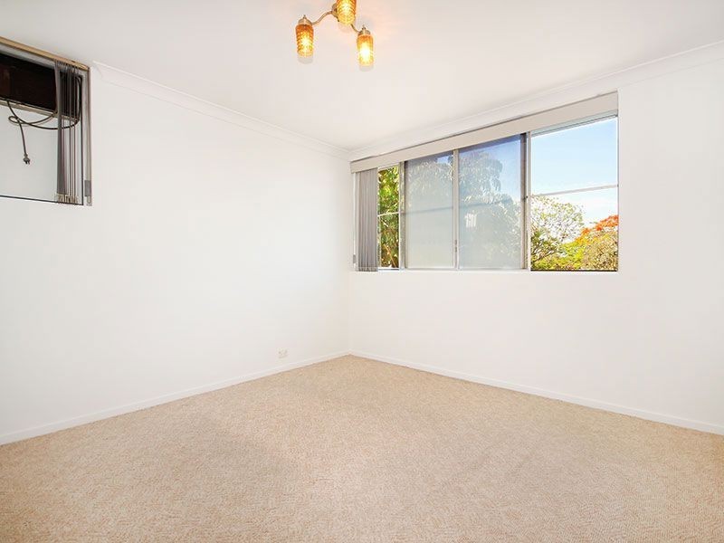 2/12 Hanworth Street, East Brisbane QLD 4169