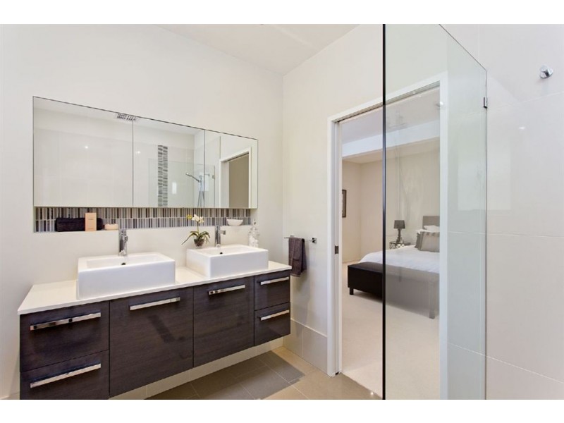 105 Yoorala Street, The Gap QLD 4061