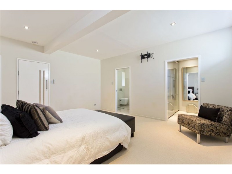 105 Yoorala Street, The Gap QLD 4061