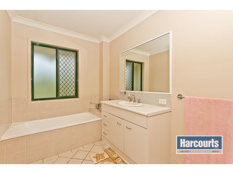 15/60 Warana Street, The Gap QLD 4061