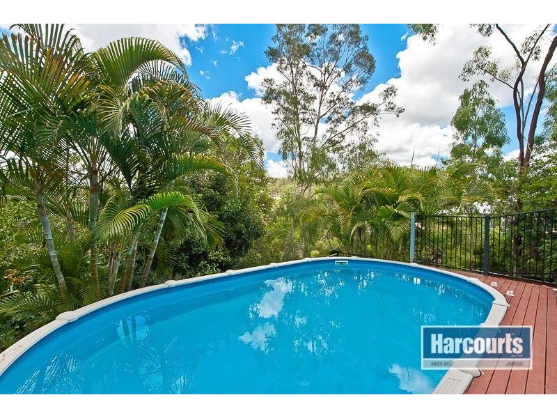 16 Saxonvale Place, The Gap QLD 4061