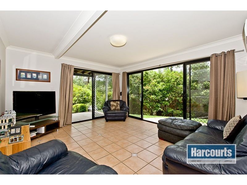 16 Saxonvale Place, The Gap QLD 4061