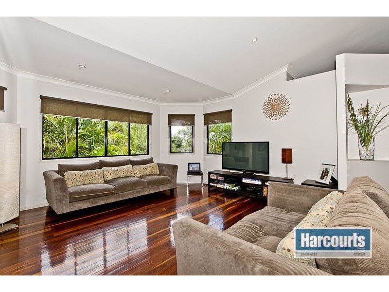 16 Saxonvale Place, The Gap QLD 4061