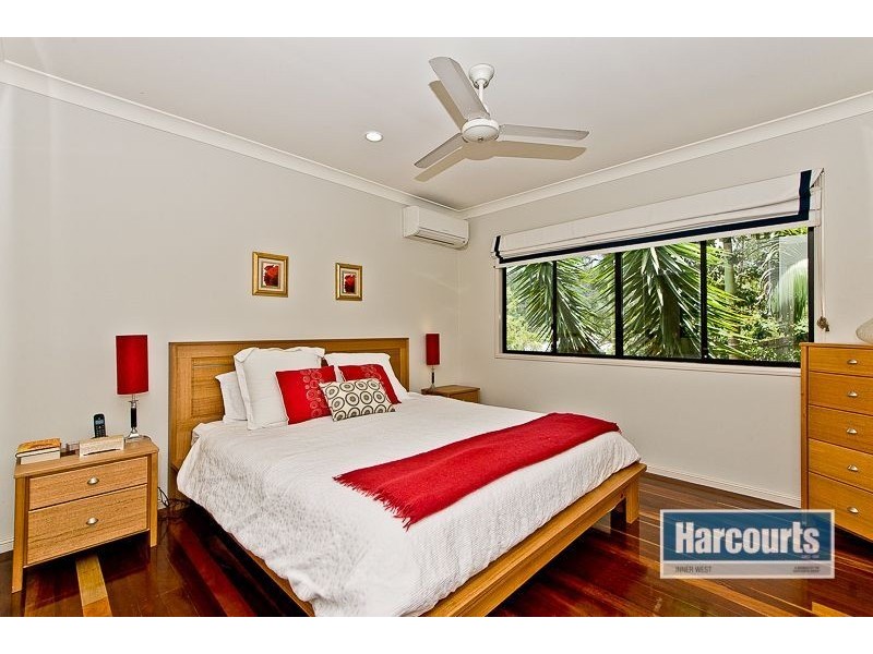 16 Saxonvale Place, The Gap QLD 4061