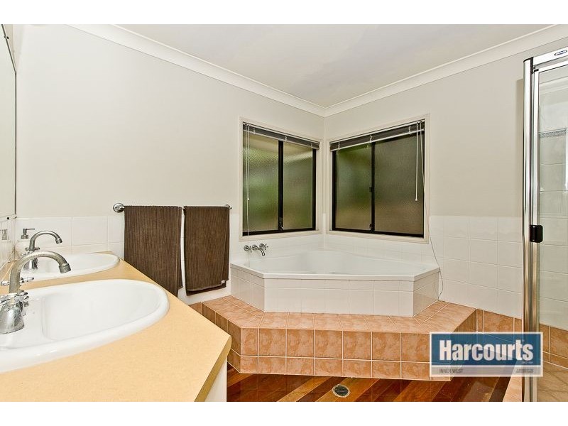 16 Saxonvale Place, The Gap QLD 4061