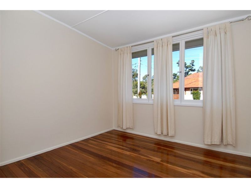 16 Quirk Street, The Gap QLD 4061