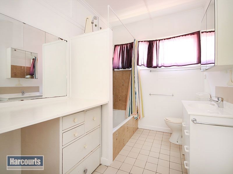 28 Romea Street, The Gap QLD 4061