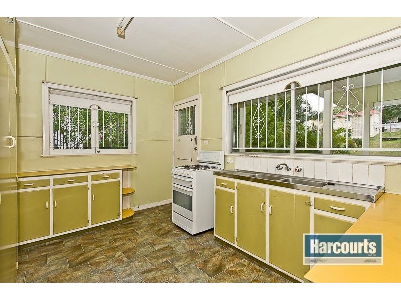 24 Alexandra Street, Bardon QLD 4065