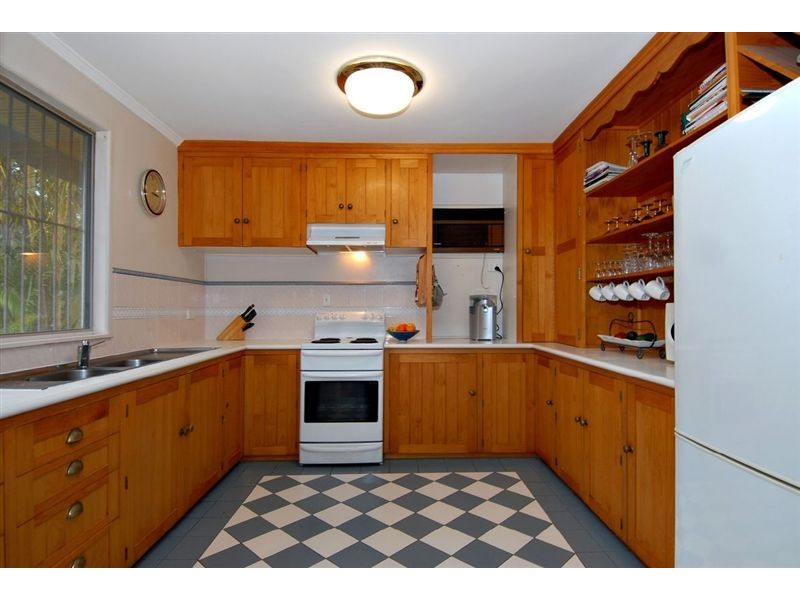 16 Woodside Street, The Gap QLD 4061