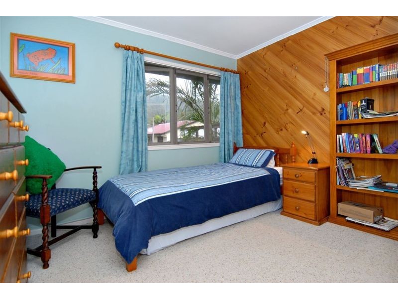 16 Woodside Street, The Gap QLD 4061