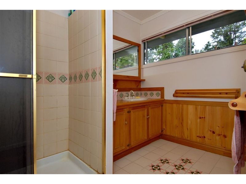 16 Woodside Street, The Gap QLD 4061