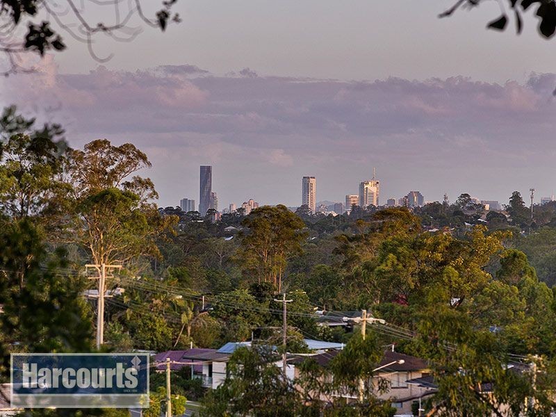 16 Wirlpana Avenue, Ferny Hills QLD 4055