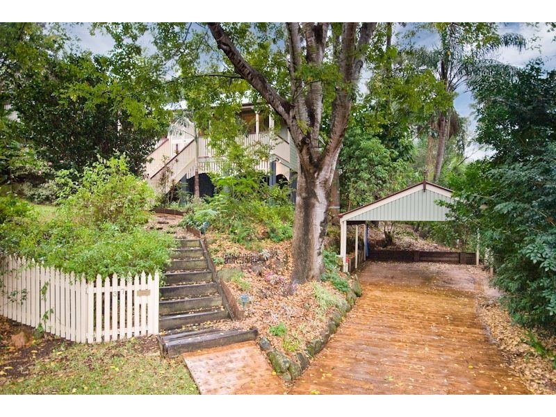 37 Shaw Street, Bardon QLD 4065