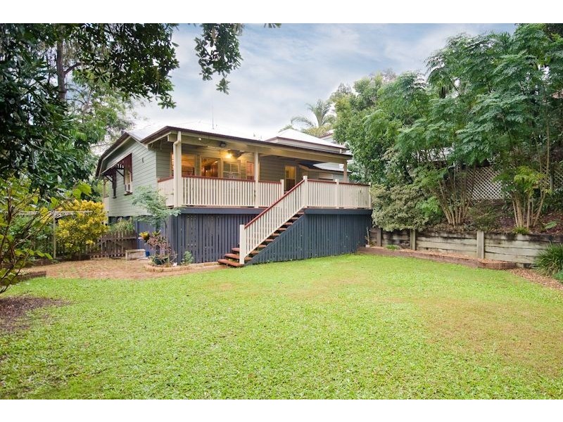 37 Shaw Street, Bardon QLD 4065