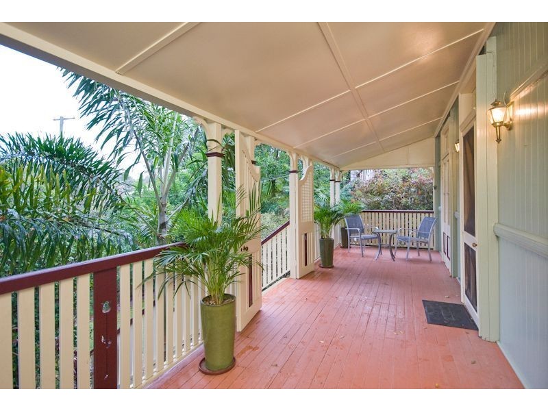 37 Shaw Street, Bardon QLD 4065