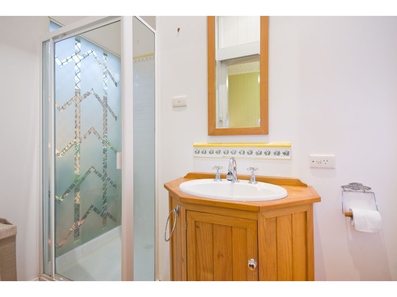 37 Shaw Street, Bardon QLD 4065