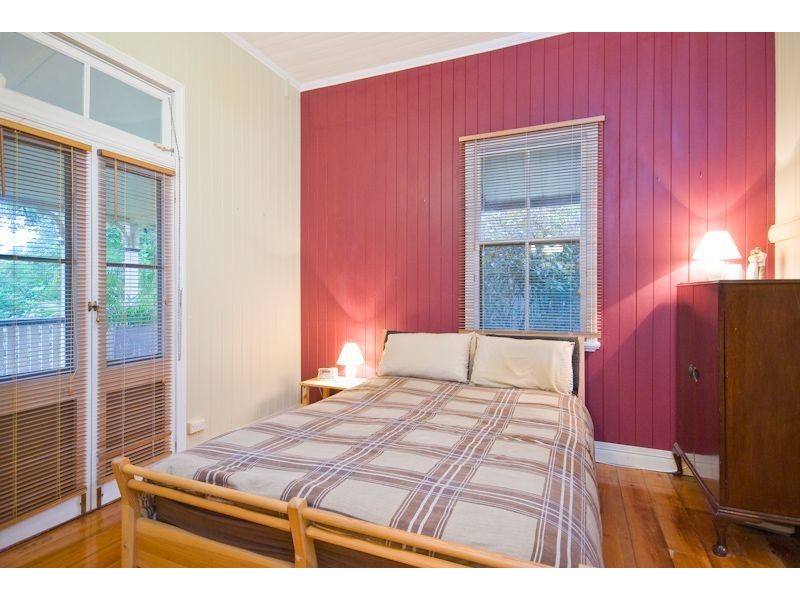 37 Shaw Street, Bardon QLD 4065