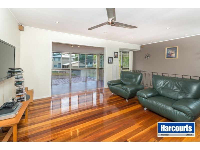 15 Carrama Crescent, Ferny Hills QLD 4055