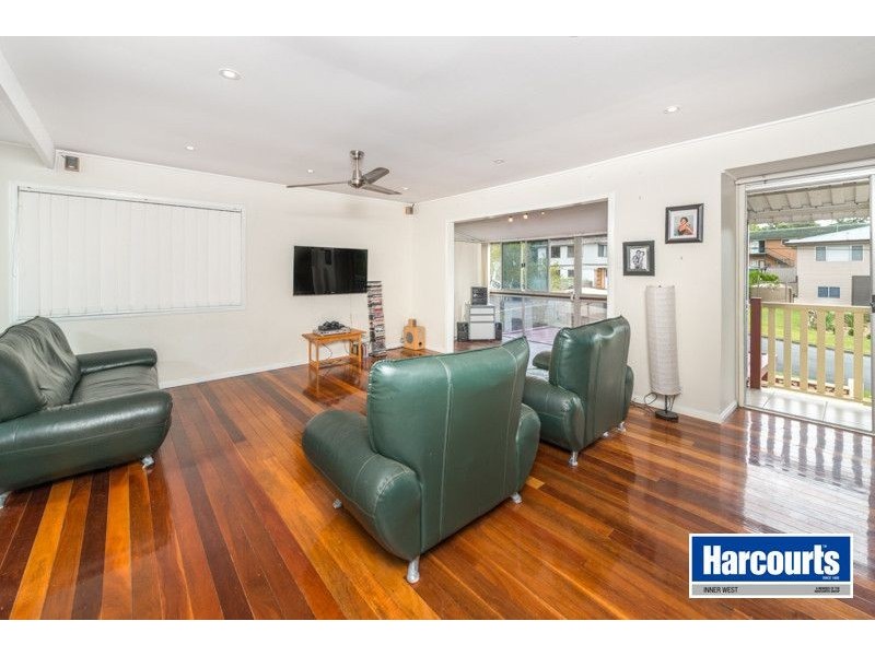 15 Carrama Crescent, Ferny Hills QLD 4055