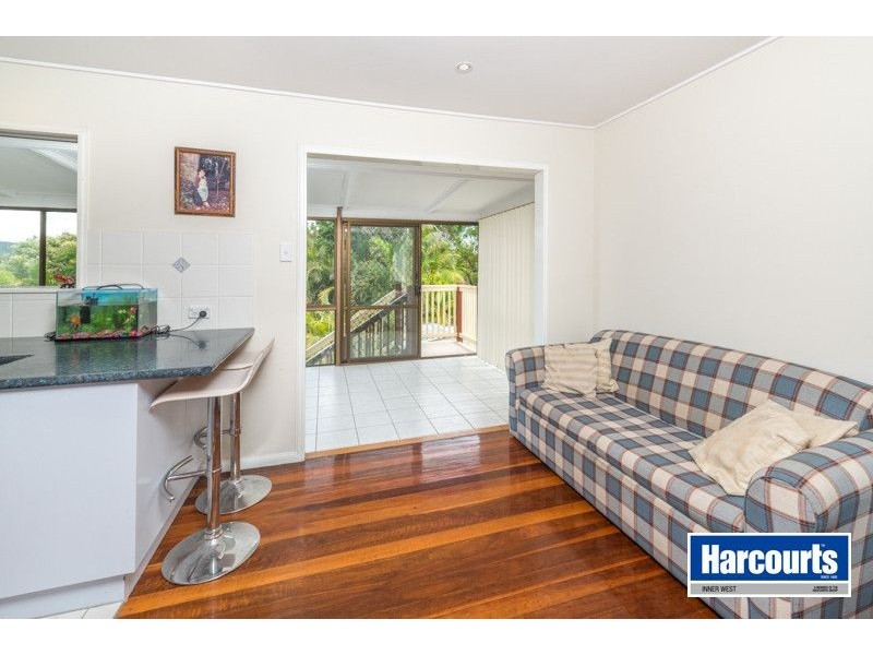 15 Carrama Crescent, Ferny Hills QLD 4055