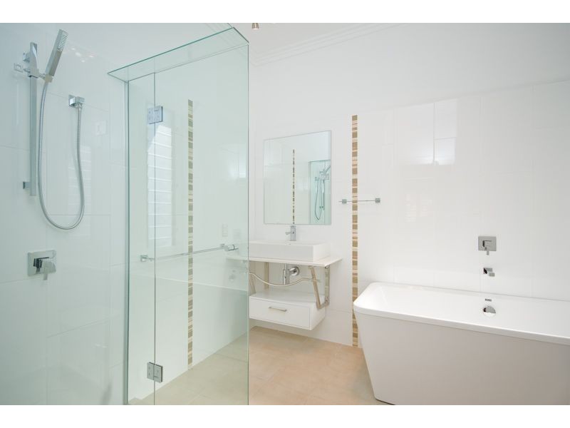 4 Kent Street, Red Hill QLD 4059